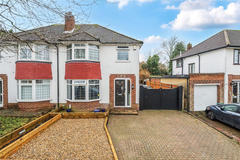 3 bed property, in Pendennis Road, £600,000