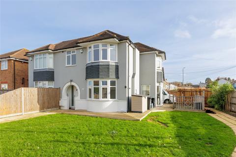 3 bed property, in Goodmead Road, £595,000