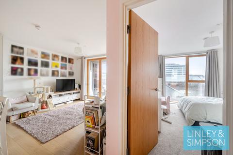 1 bed property, in Ironworks, £180,000