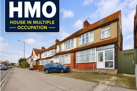 5 bed property, in North Circular Road, £650,000