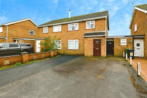 3 bed property, in Town Close, £220,000