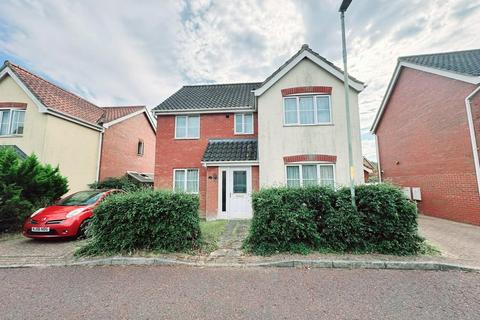 5 bed property, in Tizzick Close, £350,000