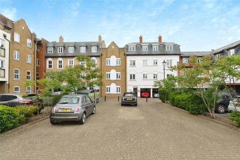 1 bed property, in Roche Close, £130,000