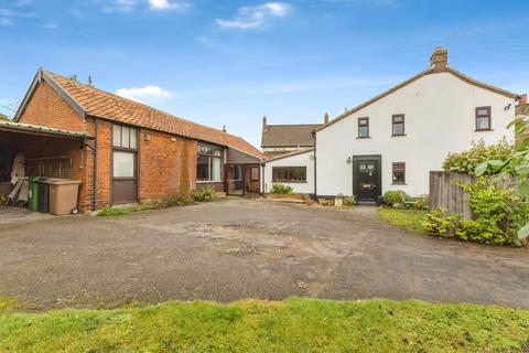 4 bed property, in Copper Lane, £375,000