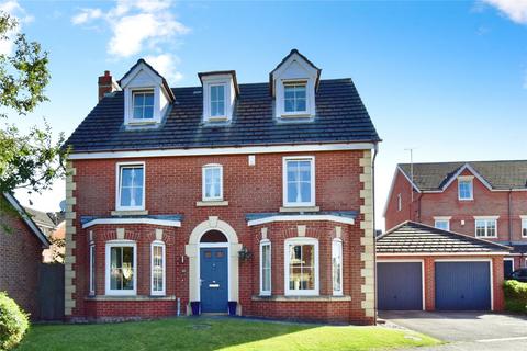 5 bed property, in St. Matthews Close, £365,000