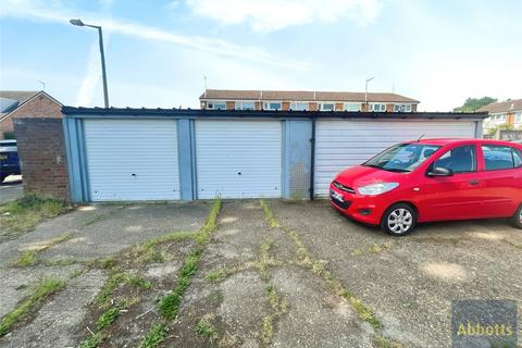 Studio, in Garages, £45,000