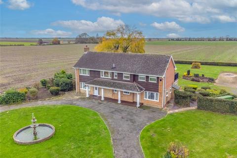 5 bed property, in Padgetts Road, £950,000