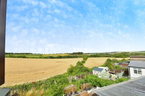 3 bed property, in Grange Road, £190,000