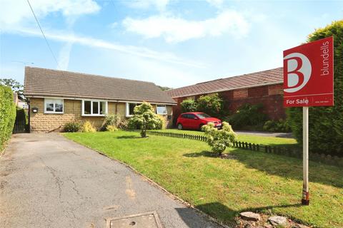 2 bed property, in Meadow View Road, £190,000