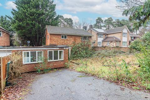 4 bed property, in Roundway, £575,000