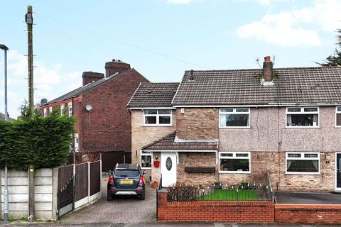 4 bed property, in Ashton Heath, £250,000