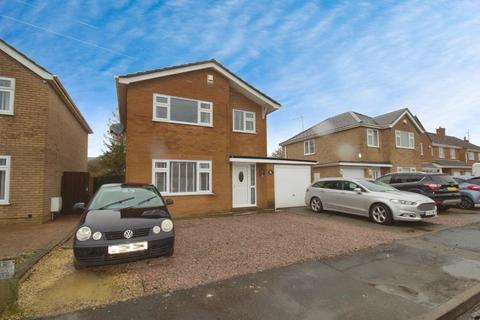 3 bed property, in Beccelm Drive, £325,000