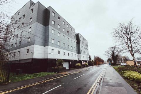 1 bed property, in Great Horton, £6,000