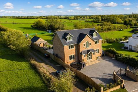 5 bed property, in Chequers Hill, £1,750,000