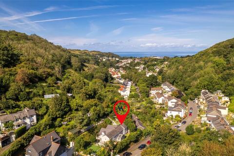 4 bed property, in Higher Slade Road, £490,000