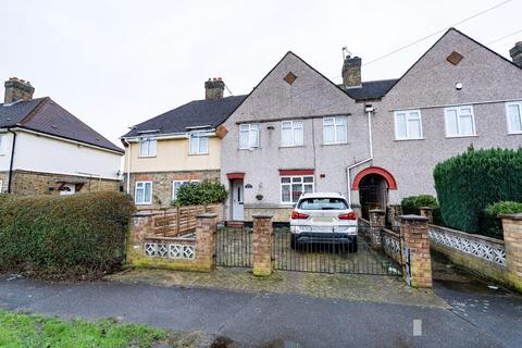 3 bed property, in Appletree Avenue, £490,000