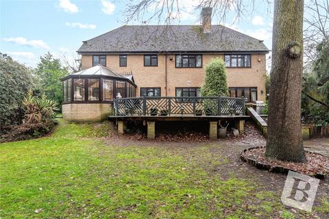 5 bed property, in Tall Trees Close, £1,400,000