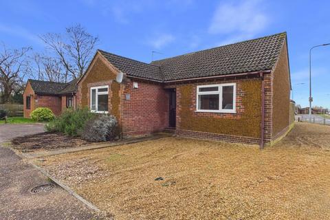 2 bed property, in Richmond Road, £225,000