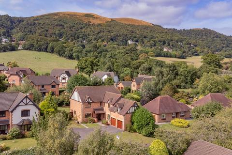 5 bed property, in The Crescent, £780,000