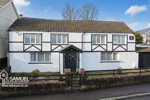 4 bed property, in Platform One, £450,000