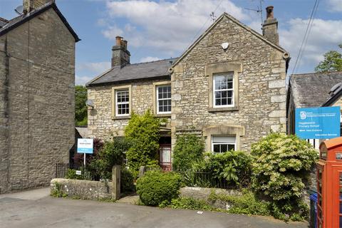 4 bed property, in Church Street, £595,000