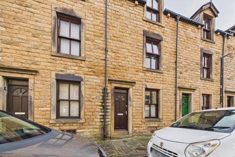 4 bed property, in Hope Street, £195,000