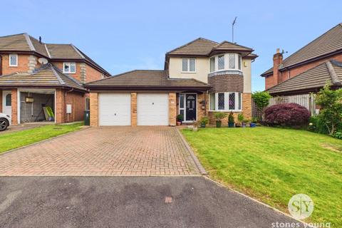 4 bed property, in Pendle View, £475,000