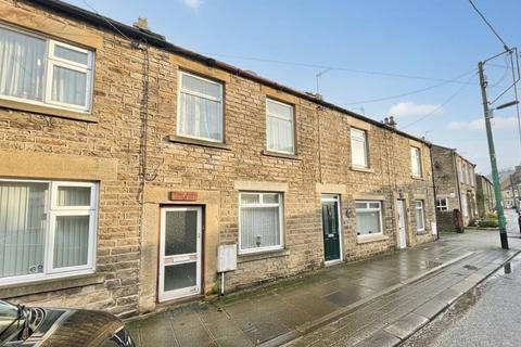 3 bed property, in Front Street, £87,500