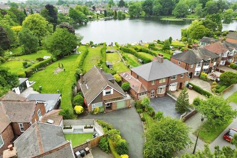 3 bed property, in Sandbach Road North, £775,000