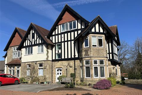 2 bed property, in Temple Road, £180,000