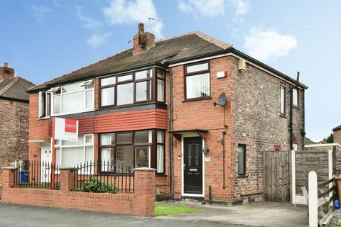 3 bed property, in St Davids Road, £240,000