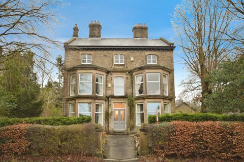 3 bed property, in St. Johns Road, £275,000