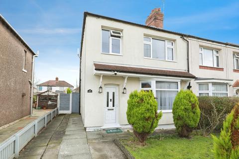 3 bed property, in Cliffe Road, £200,000