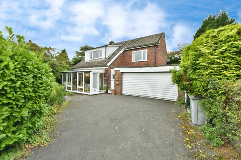 3 bed property, in Coppice Close, £550,000