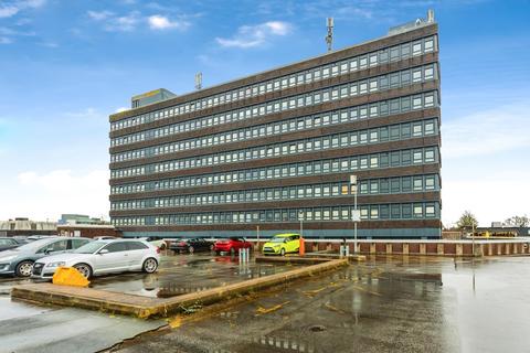 1 bed property, in Benbow Street, £90,000