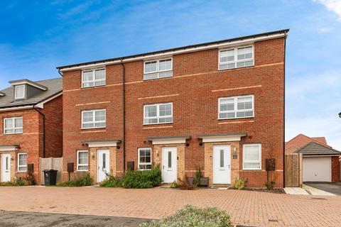 3 bed property, in Ward Road, £300,000