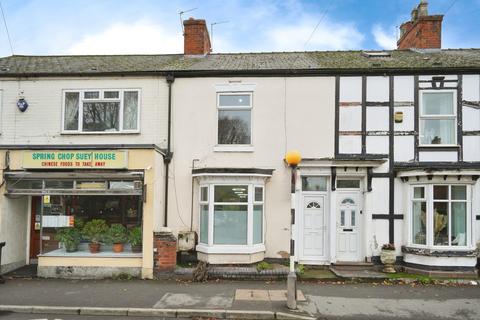 2 bed property, in Main Street, £130,000