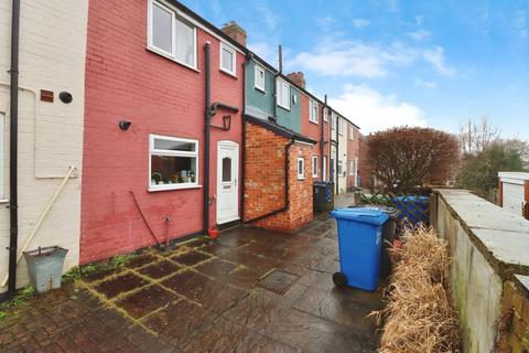 2 bed property, in Spital Gardens, £111,000