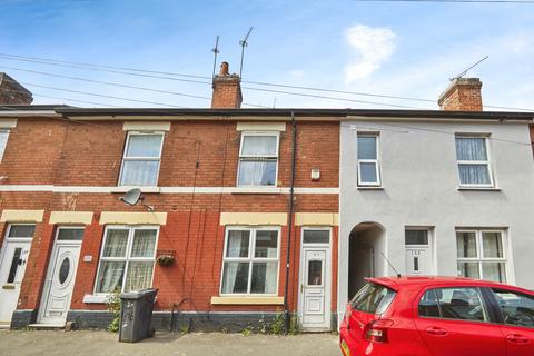 3 bed property, in Leacroft Road, £135,000