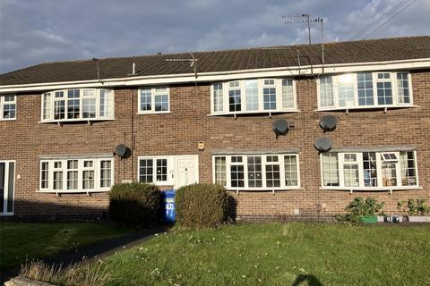 2 bed property, in Dean Close, £100,000