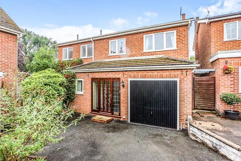 4 bed property, in Shakespear Close, £400,000