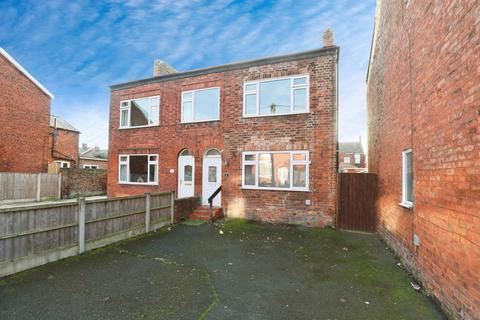 2 bed property, in School Road, £150,000