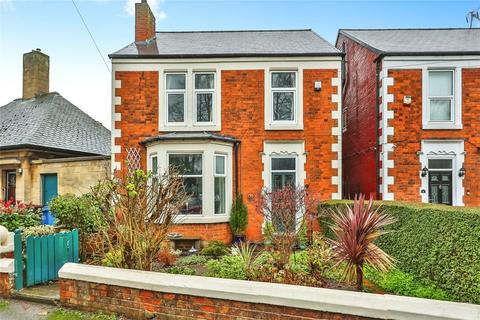 3 bed property, in Alexandra Avenue, £350,000