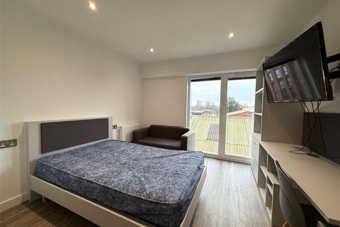 1 bed property, in Queens Road, £70,000