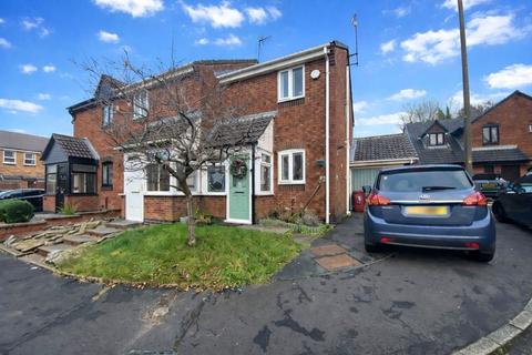 2 bed property, in Navigation Way, £140,000