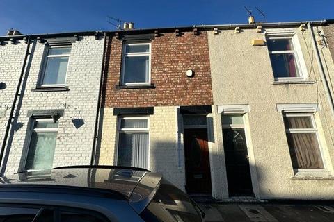 2 bed property, in Essex Street, £75,000