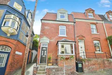 3 bed property, in Cliff Street, £400,000