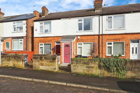 2 bed property, in City Road, £220,000