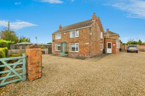3 bed property, in Main Road, £235,000