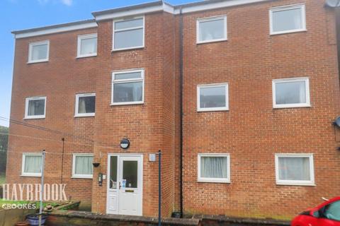 2 bed property, in Duncan Road, £170,000